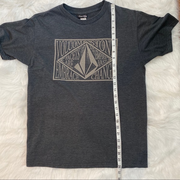 Men’s Volcom t-shirt - Picture 7 of 8